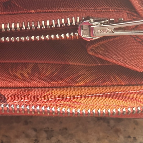 Hermes Orange Wallet - Picture 8 of 8